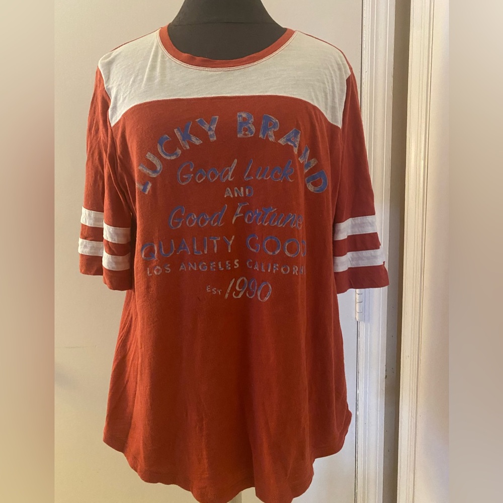 Lucky Brand baseball style T. Size L